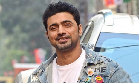 টালিউডের ৭০০ টেকনিশিয়ানের পাশে দাঁড়ালেন দেব