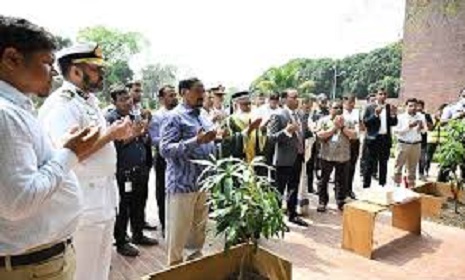 সংসদ ভবন প্রাঙ্গণে গাছ লাগালেন স্পিকার-ডেপুটি স্পিকার