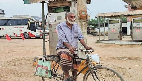 ‘এলাকায় দুকান বন্ধ, শহরে আইসেও কোনো ব্যবস্থা করতি পারিনি’