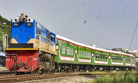 ঈদযাত্রায় বাড়ছে ট্রেন ও কোচ