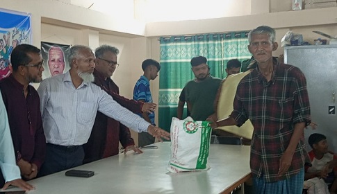 কাপ্তাইয়ে চম্পাকুঁড়ি খেলাঘর আসরের ঈদ উপহার বিতরণ