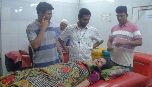 গোপালগঞ্জে প্রতিপক্ষের হামলায় নারীসহ আহত ১০