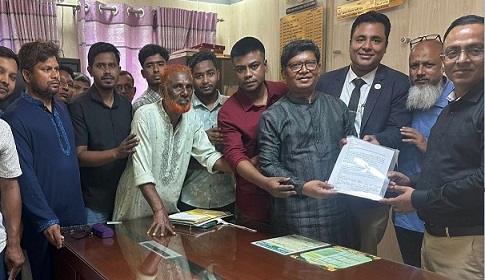 নীলফামারীর ঐতিহ্যবাহী বড় মাঠ রক্ষায় ‘সোনালী অতীত’ ক্লাবের স্মারকলিপি