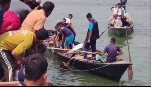 পদ্মায় বাসডুবির ঘটনায় নিহত বেড়ে ২৬