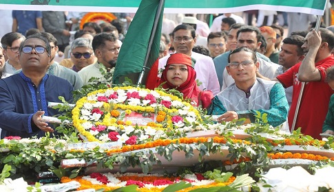 যুদ্ধাপরাধীরা স্মৃতিসৌধকে অপবিত্র করেছে : মোমিন মেহেদী