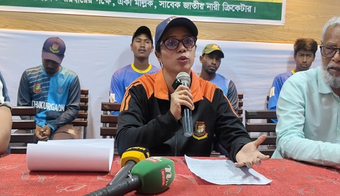 মন্দির ও বসতভিটা উদ্ধারের দাবিতে সাবেক নারী ক্রিকেটারের সংবাদ সম্মেলন