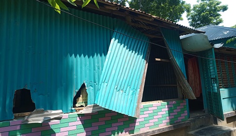 ব্যবসায়ীর জমি জবরদখল করে বহুতল ভবন নির্মাণ, বসতবাড়ীতে হামলা ও দোকানে তালা