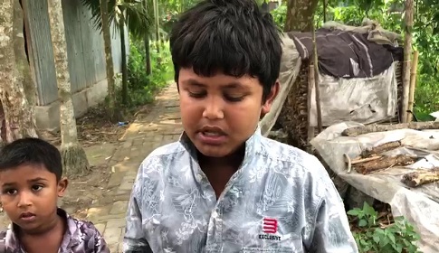 অসহায় দুই শিশুর একটাই জিঞ্জাসা- বাবা কখন ফিরবে?