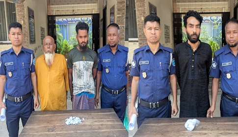 সালথায় গাঁজাসহ ৩ মাদক কারবারী আটক