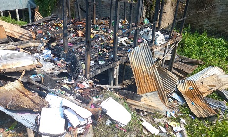 টুঙ্গিপাড়ায় অগ্নিকান্ডে মুদি দোকান পুড়ে ১০ লাখ টাকার ক্ষতি