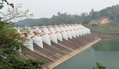 কাপ্তাই হ্রদে পানির তীব্র সংকটে বন্ধ ৩ ইউনিট, বিঘ্নিত নৌ-যোগাযোগ