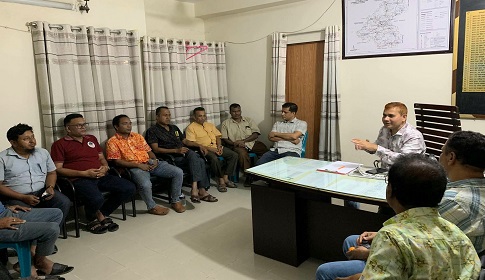 চাটমোহর থানায় নবাগত ওসি প্রেসক্লাবের সাংবাদিকদের সাথে মতবিনিময় 