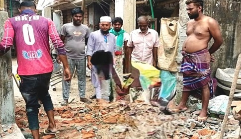 অবরুদ্ধদশা থেকে মুক্ত হলো মালোপাড়ার ২০টি পরিবারের চলাচলের সেই রাস্তা 