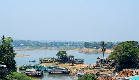 পিপাসার্ত কাপ্তাই হ্রদে নেই পানি, গ্রিডে নেই বিদ্যুৎ, পর্যটনে খরা