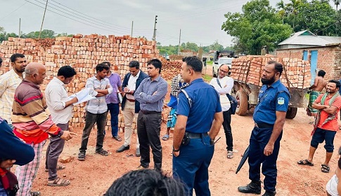 ফুলপুরে ইটভাটার বিরুদ্ধে প্রশাসনের অভিযান 