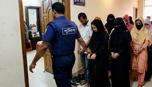 মুন্সীগঞ্জে দেহ ব্যবসার অভিযোগে ৯ নারী আটক