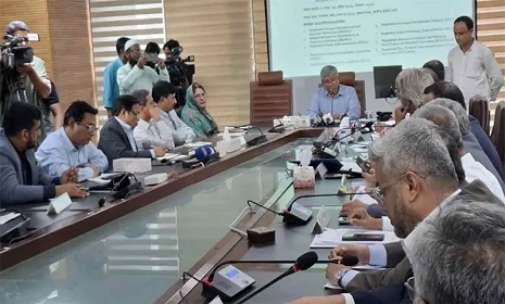 ‘৩ বছরে ৪০০ পোশাক কারখানা বন্ধ হয়ে গেছে’