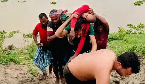মাছ ধরতে নদীতে নেমে বজ্রপাতে যুবকের মৃত্যু