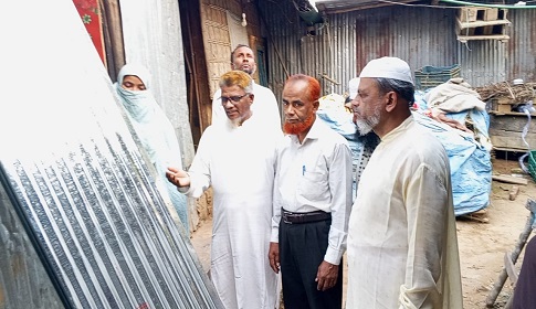 কাপ্তাইয়ে কালবৈশাখী ঝড়ে ক্ষতিগ্রস্ত পরিবারকে জামায়াতে ইসলামীর ঢেউটিন প্রদান