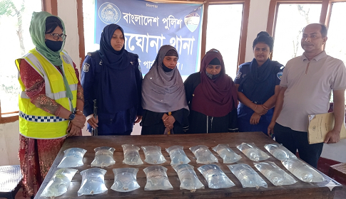 চন্দ্রঘোনায় ১৮ লিটার চোলাই মদসহ দুই নারী কারবারি গ্রেফতার