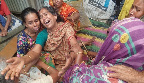কাপাসিয়ায় পাঁচজনকে গলাকেটে হত্যা, গোপালগঞ্জের বাড়িতে শোকের মাতম 