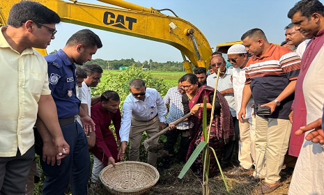 কালুখালীতে ৫ কি.মি. খাল পুনঃখনন কাজের উদ্বোধন