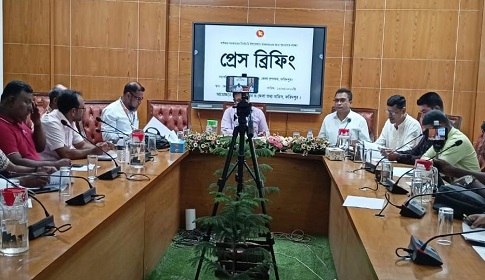 ‘দেশে ইতিমধ্যে ৩৭ হাজার ৫৬৭টি ফ্যামিলি কার্ড বিতরণ করেছে সরকার’