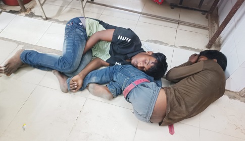 মহাসড়কে সংজ্ঞাহীন পড়েছিল ধান কাটার ৫ শ্রমিক