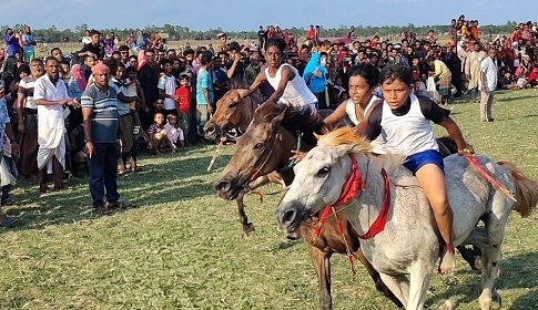 শ্যামনগরে ঐতিহাসিক ঘোড়দৌড় প্রতিযোগিতা 