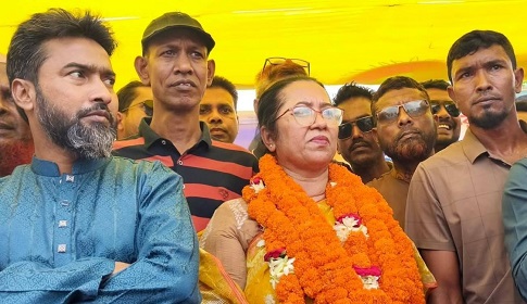 সংরক্ষিত এমপি নিলুফার চৌধুরী মনিকে গণসংবর্ধনা