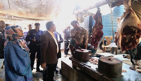 কুড়িগ্রামে খোলা স্থানে পশু জবাই, দূষণে বিপর্যস্ত জনজীবন