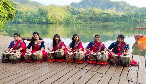 কাপ্তাইয়ে বিটিভি’র নান্দনিক অনুষ্ঠান ধারণ, বদলে যাচ্ছে চেনা গল্প