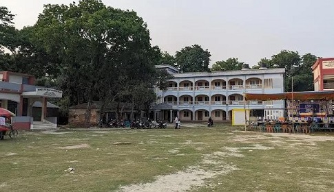 ‘যে টাকা আনবে সে নম্বর পাবে’