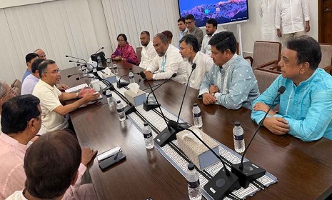 পরিচ্ছন্নতাকর্মীদের জন্য প্রধানমন্ত্রীর ঈদ উপহার ও চেক হস্তান্তর