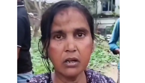 সামাজিক প্রতিহিংসার শিকার এক অসহায় নারীর ঘর ভেঙে দিয়েছে সন্ত্রাসীরা