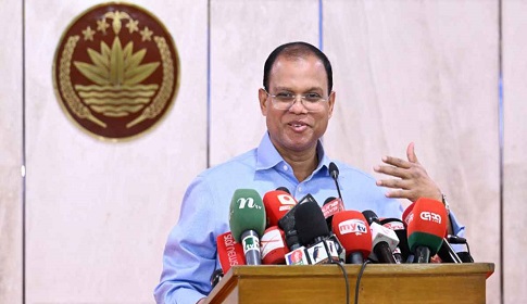 ‘জীবন বাজি রেখে জনগণের জন্য কাজ করছেন প্রধানমন্ত্রী’