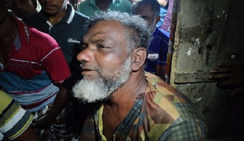 শ্যামনগরে ডাকাতের সহযোগীকে আটক করে পুলিশে দিলো এলাকাবাসী