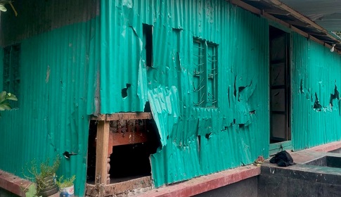 সালথায় দুই পক্ষের সংঘর্ষে আহত ২০, বসতবাড়িতে হামলা