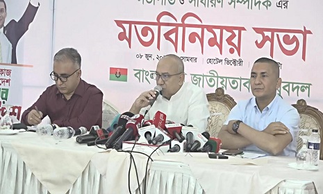 ‘উচ্ছৃঙ্খল কথাবার্তা বলে রাজনীতিতে টেকা যায় না’
