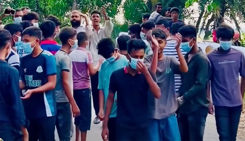 কাশিয়ানীতে শেখ মুজিবের ম্যুরালে কালিলেপন, ছাত্রলীগের প্রতিবাদ
