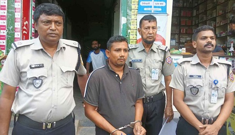 নড়াইলে দোকানে দই কিনতে গিয়ে ইয়াবাসহ যুবক আটক