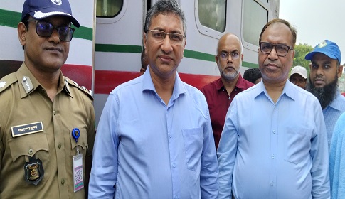 সোনাতলা রেলওয়ে স্টেশন পরিদর্শনে রেলওয়ের অতিরিক্ত মহাপরিচালক