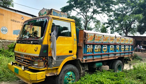 কানাইপুরে ট্রাকের চাকায় পিষ্ট হয়ে প্রাণ গেলো একজনের