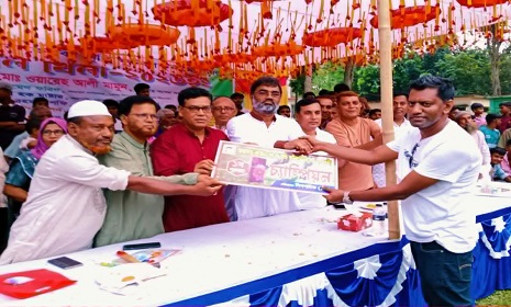 জামালপুরে আরাফাত রহমান কোকো স্মৃতি ফুটবল টুর্নামেন্টের ফাইনাল অনুষ্ঠিত 