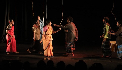 ‘রঙমহাল’ একটি ঢাকা থিয়েটার প্রযোজনা