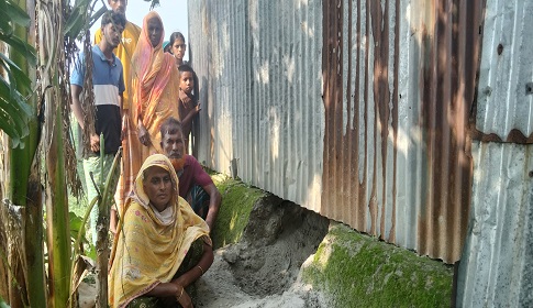 সোনাতলায় কৃষকের হাত-পা বেঁধে লুটপাটের অভিযোগ, ঘটনাস্থল পরিদর্শনে পুলিশ