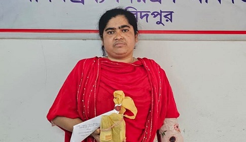 ফরিদপুরে ‘এসকাফ’ সিরাপসহ নারী গ্রেফতার, মামলা দায়ের