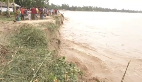 কুড়িগ্রামে নদ নদীর পানি হ্রাস পাওয়ায় শুরু হয়েছে নদী ভাঙন