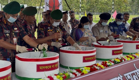 সাতক্ষীরায় ৭৪ কোটি টাকার মাদক ধ্বংস করল বিজিবি 