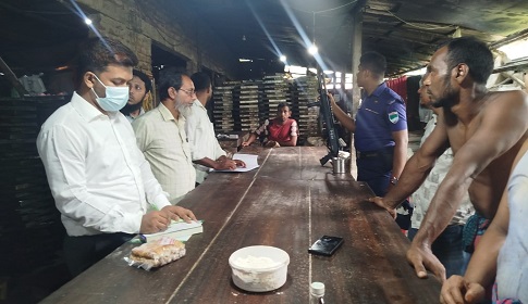 আগাম উৎপাদন তারিখ দিয়ে বেকারি পণ্য বিক্রি, ৫ হাজার টাকা জরিমানা